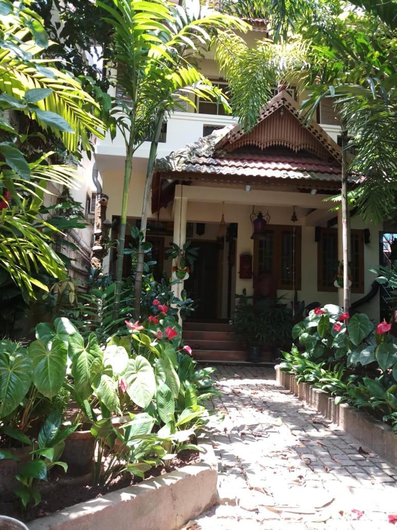 Heavenly Homestay Kochi Exterior foto
